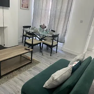  Apartment Golden Tulip